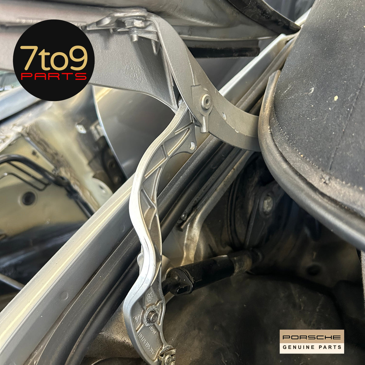 Porsche Boxster 986 Convertible Top Guide Arm Right