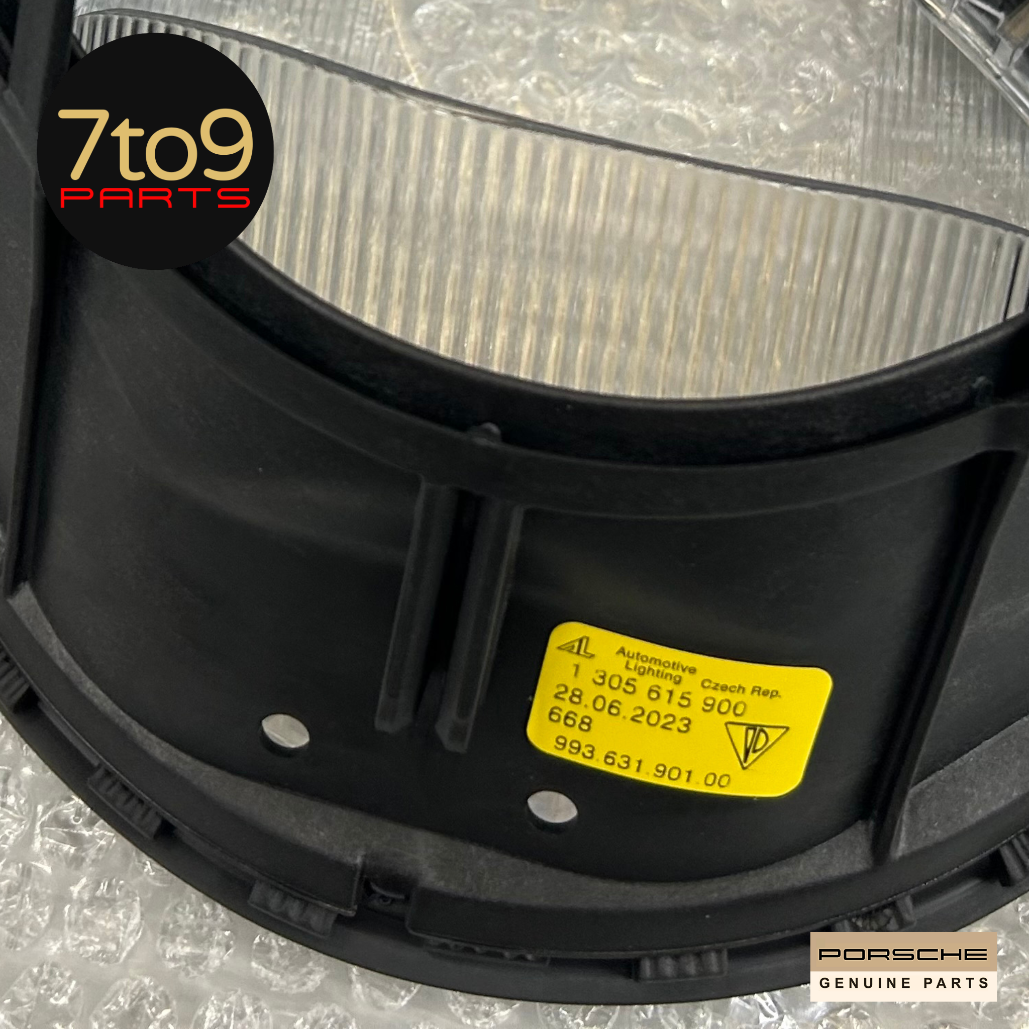 Porsche 993 Genuine Headlight Lens Pair - New In Box - 993 631 901 00 / 902 00