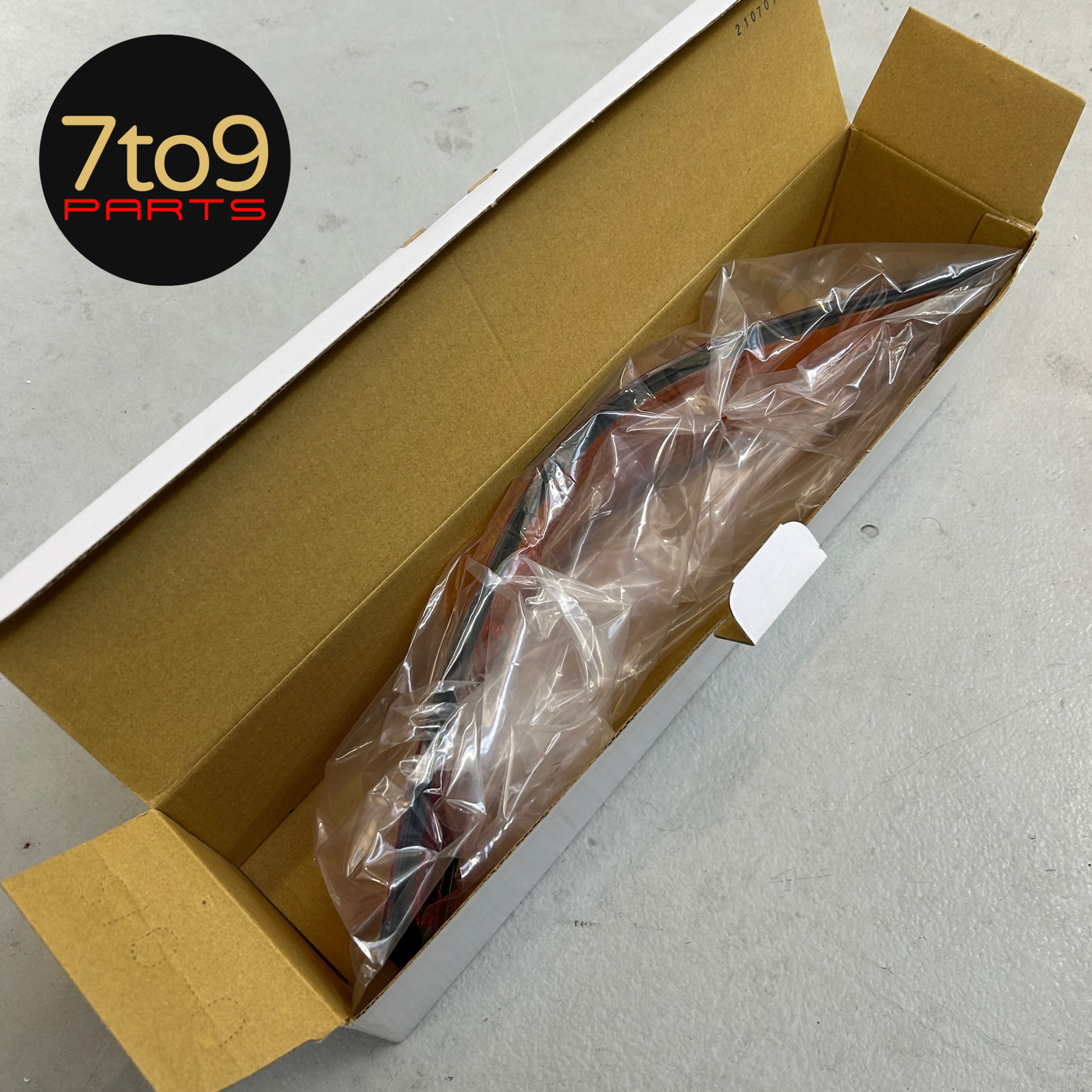 Porsche 911 930 1965-89 Taillight Lens Pair Amber & Black (URO) 911 631 949 00