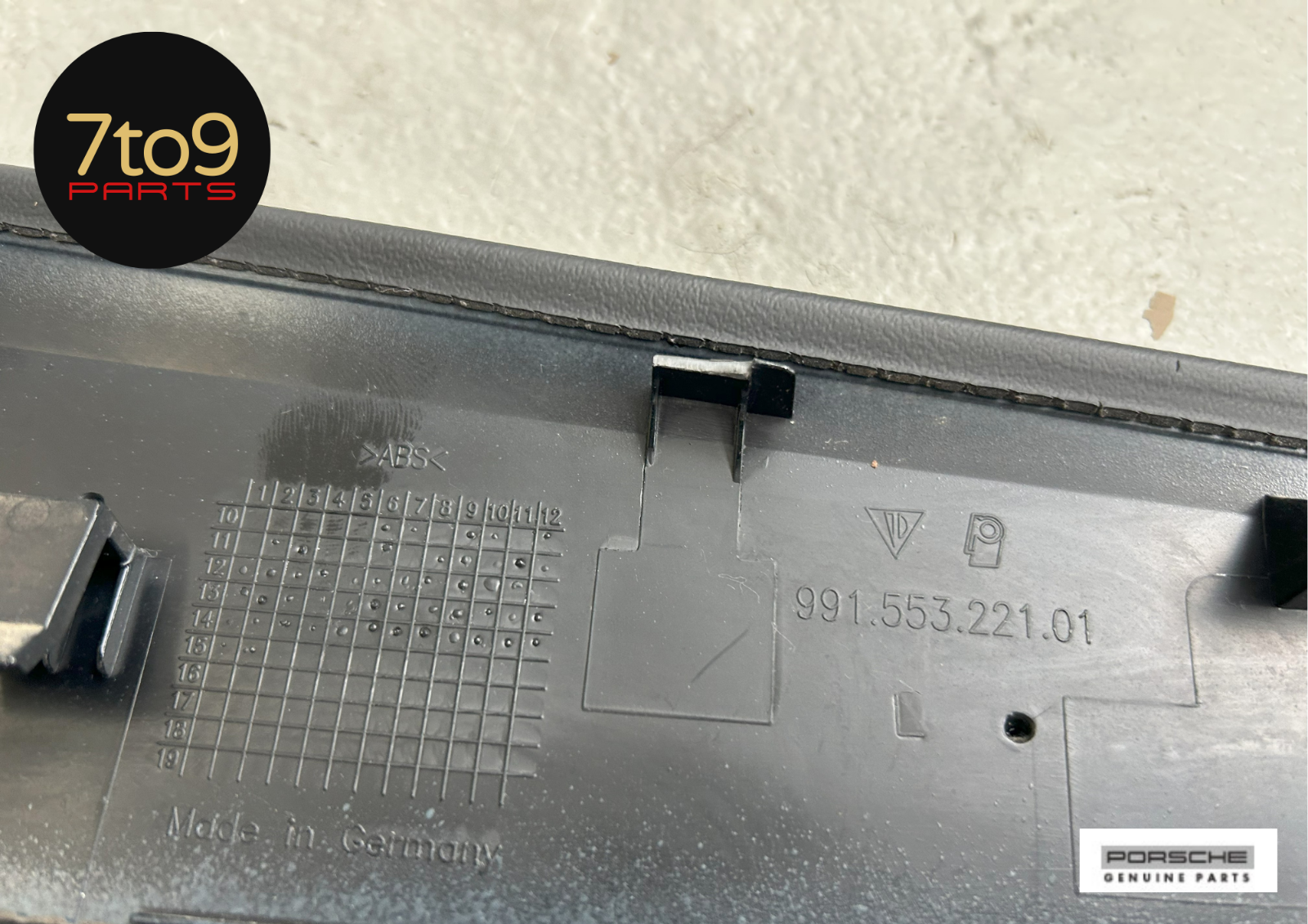 Porsche Boxster Cayman Centre Console Trim Panels LR Pair Black - 991 553 131 02 DK4
