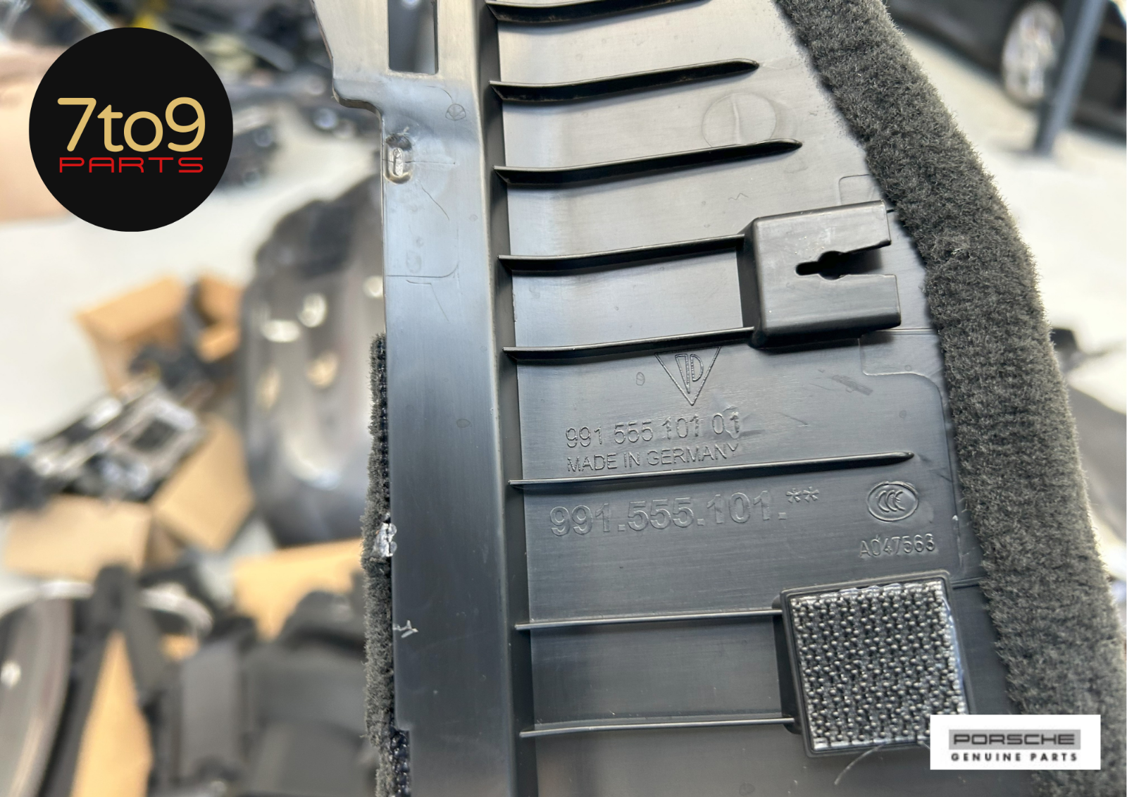 Porsche Boxster Cayman S 981 2015 Front Fuse Kick Panel Cover Trims L/R - 991 555 101/2