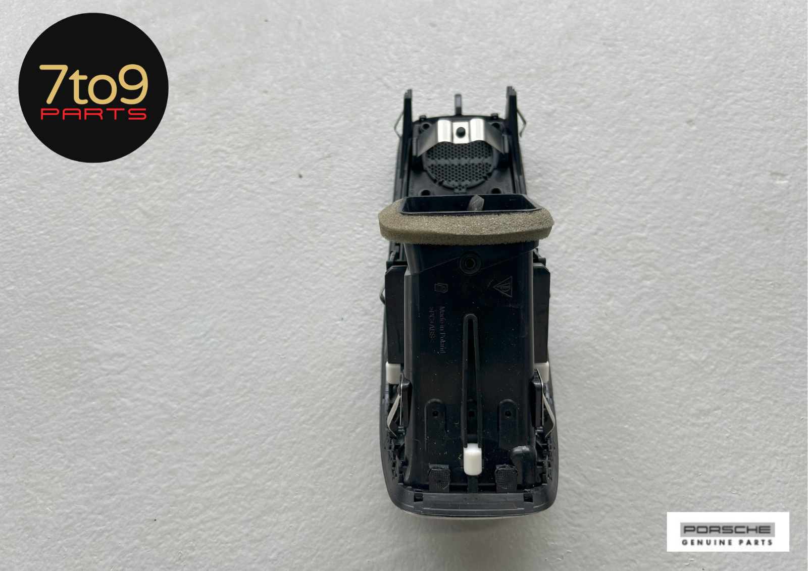 Porsche Boxster Cayman 981 Central Dash Air Vent Outlet - 981 552 131 04 1E0 S17